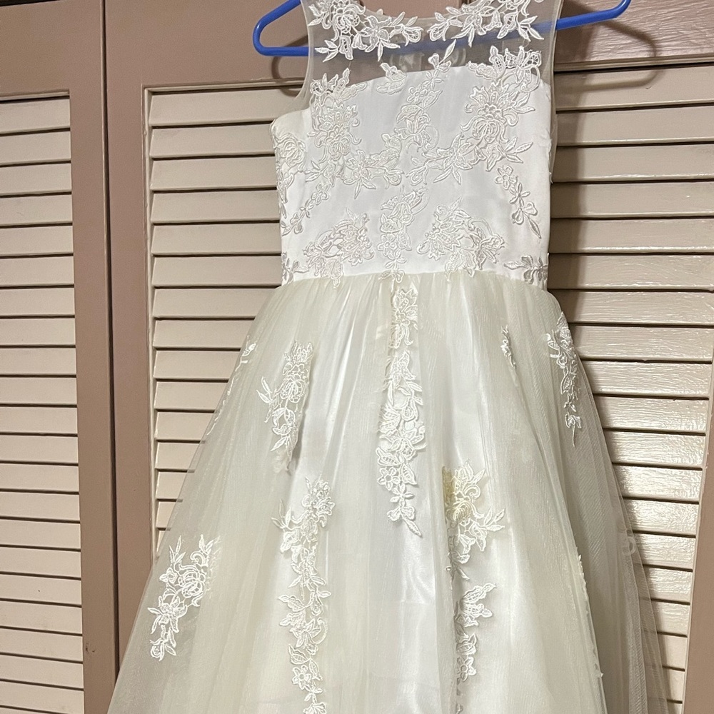 First communion dress size 10. Hi - Lo style. Like new.